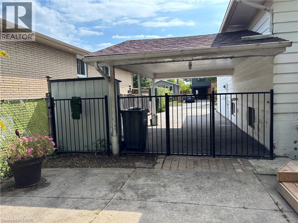 582 Chamberlain Road, Burlington, Ontario  L7L 2V5 - Photo 2 - 40834391