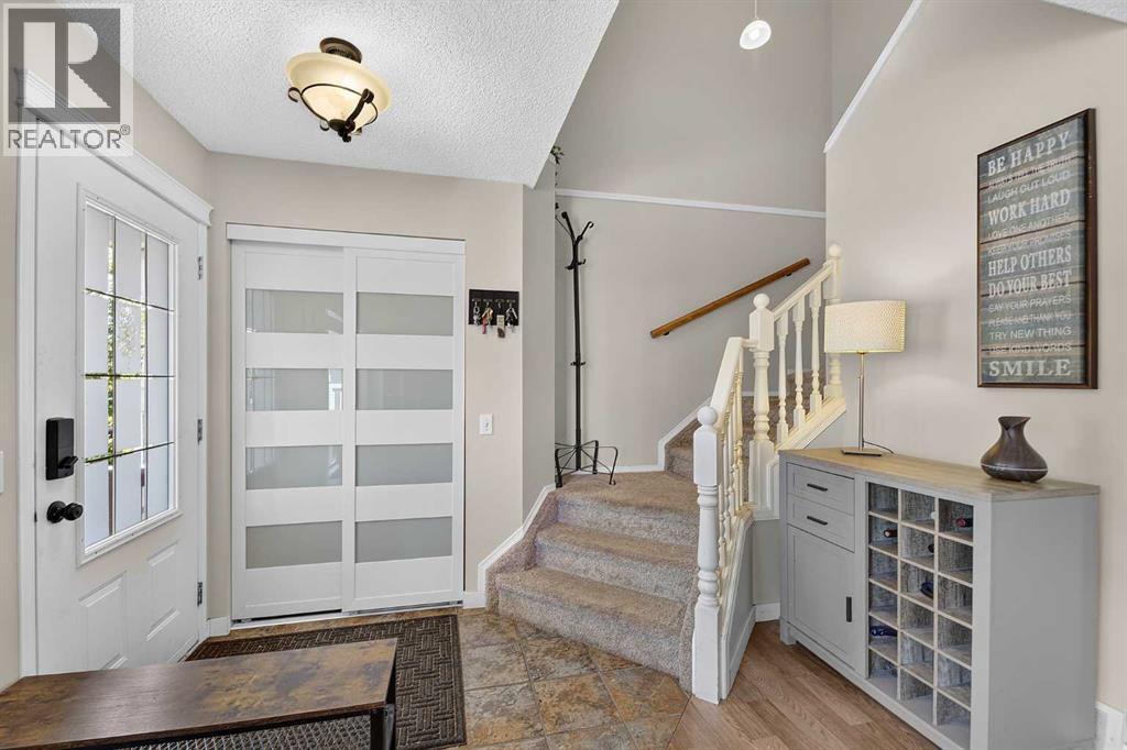 121 Prestwick Park Se, Calgary, Alberta  T2Z 3L6 - Photo 4 - A2321261