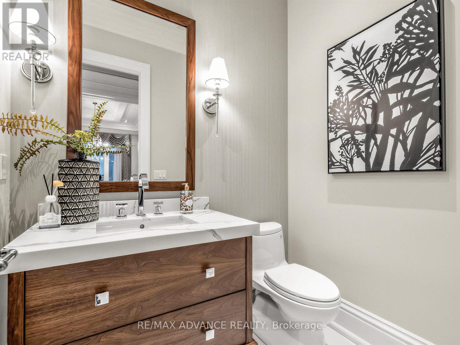 5 Lloydminster Crescent, Toronto, Ontario  M2M 2R9 - Photo 11 - C13428340