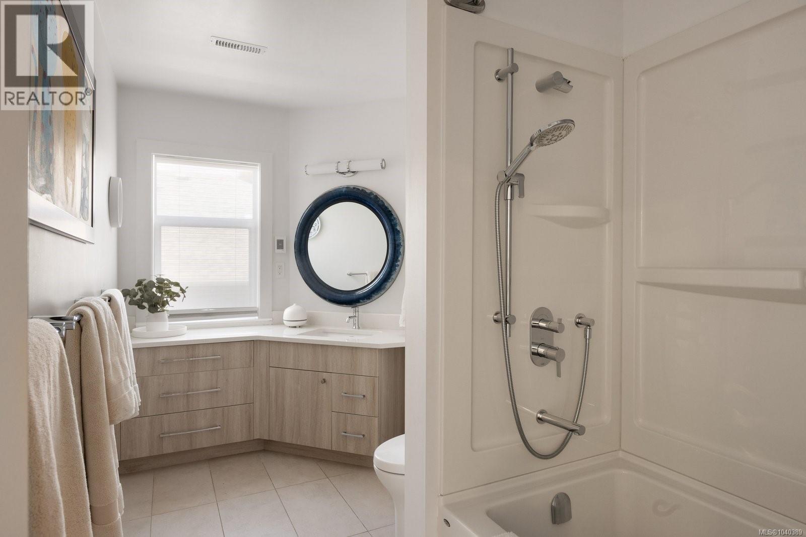 2114 Marne St, Oak Bay, British Columbia  V8S 4J9 - Photo 34 - 1040389