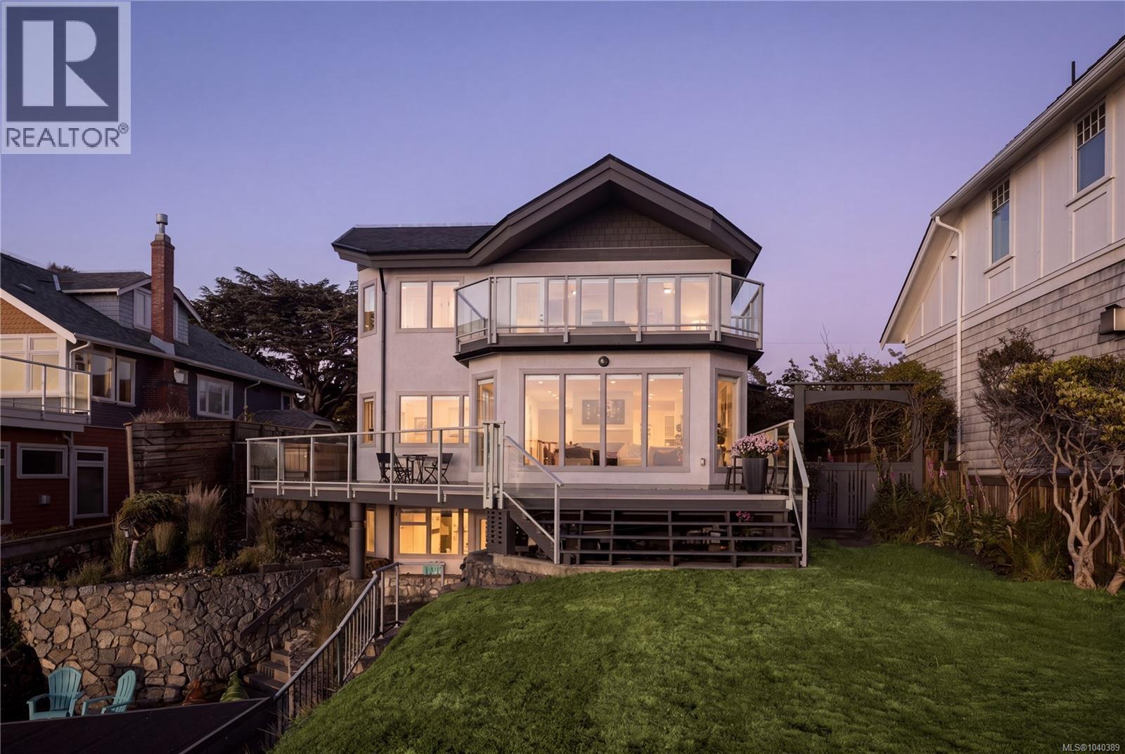 2114 Marne St, Oak Bay, British Columbia  V8S 4J9 - Photo 45 - 1040389