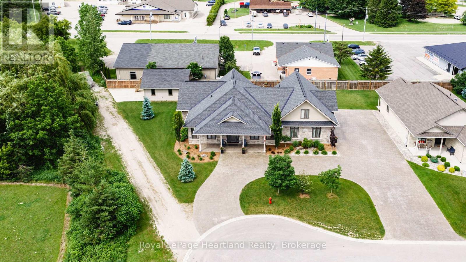 305 Mary Street, Central Huron, Ontario  N0M 1L0 - Photo 2 - X13465156