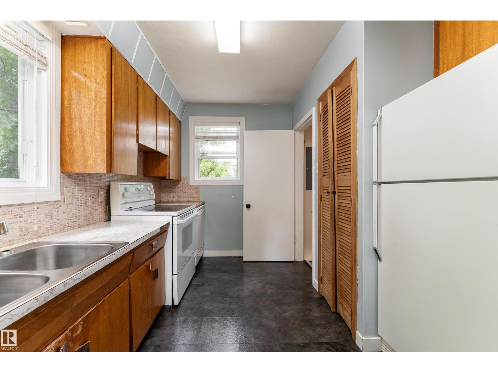 7528 82 Av NW, Edmonton, Alberta  T6C 0X9 - Photo 12 - E4494541