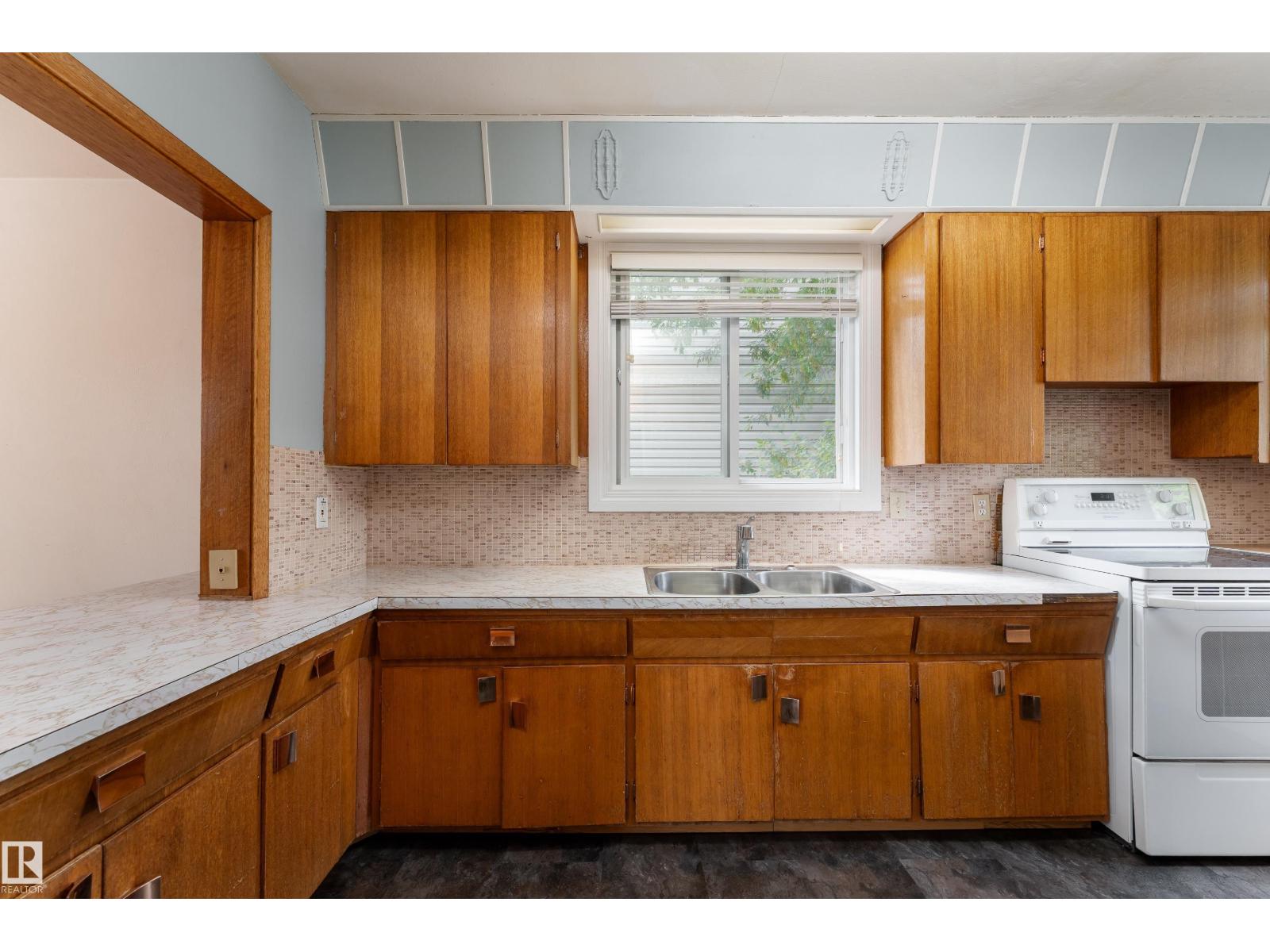 7528 82 Av NW, Edmonton, Alberta  T6C 0X9 - Photo 13 - E4494541