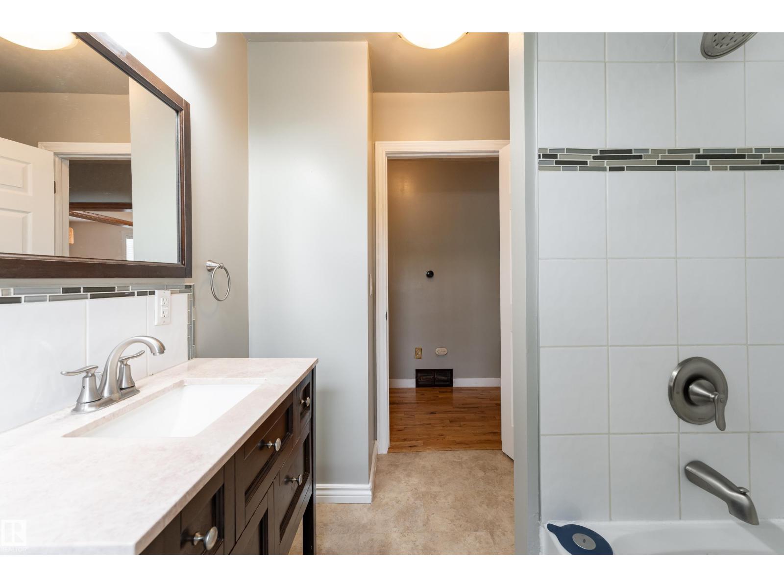 7528 82 Av NW, Edmonton, Alberta  T6C 0X9 - Photo 22 - E4494541
