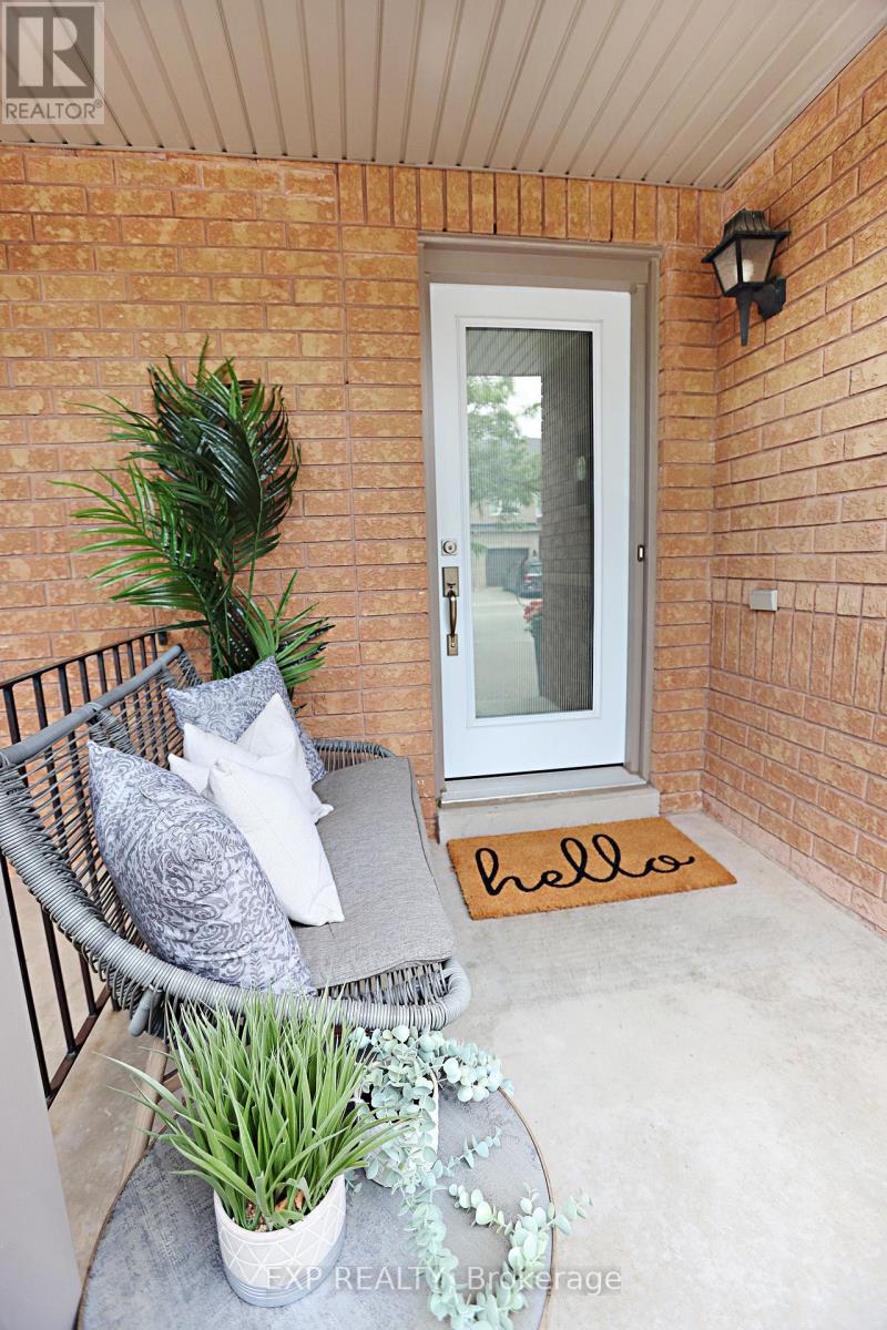 1815 Mccoy Avenue, Burlington, Ontario  L7L 7L8 - Photo 5 - W13465130