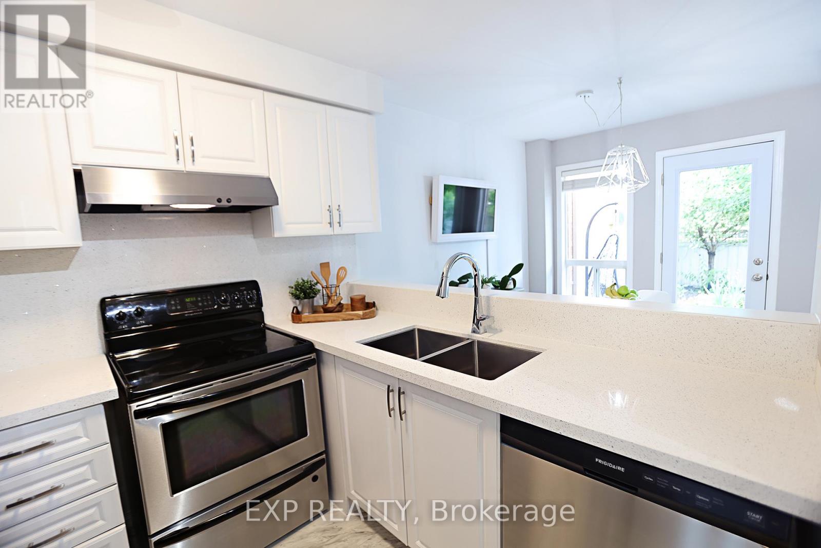 1815 Mccoy Avenue, Burlington, Ontario  L7L 7L8 - Photo 9 - W13465130