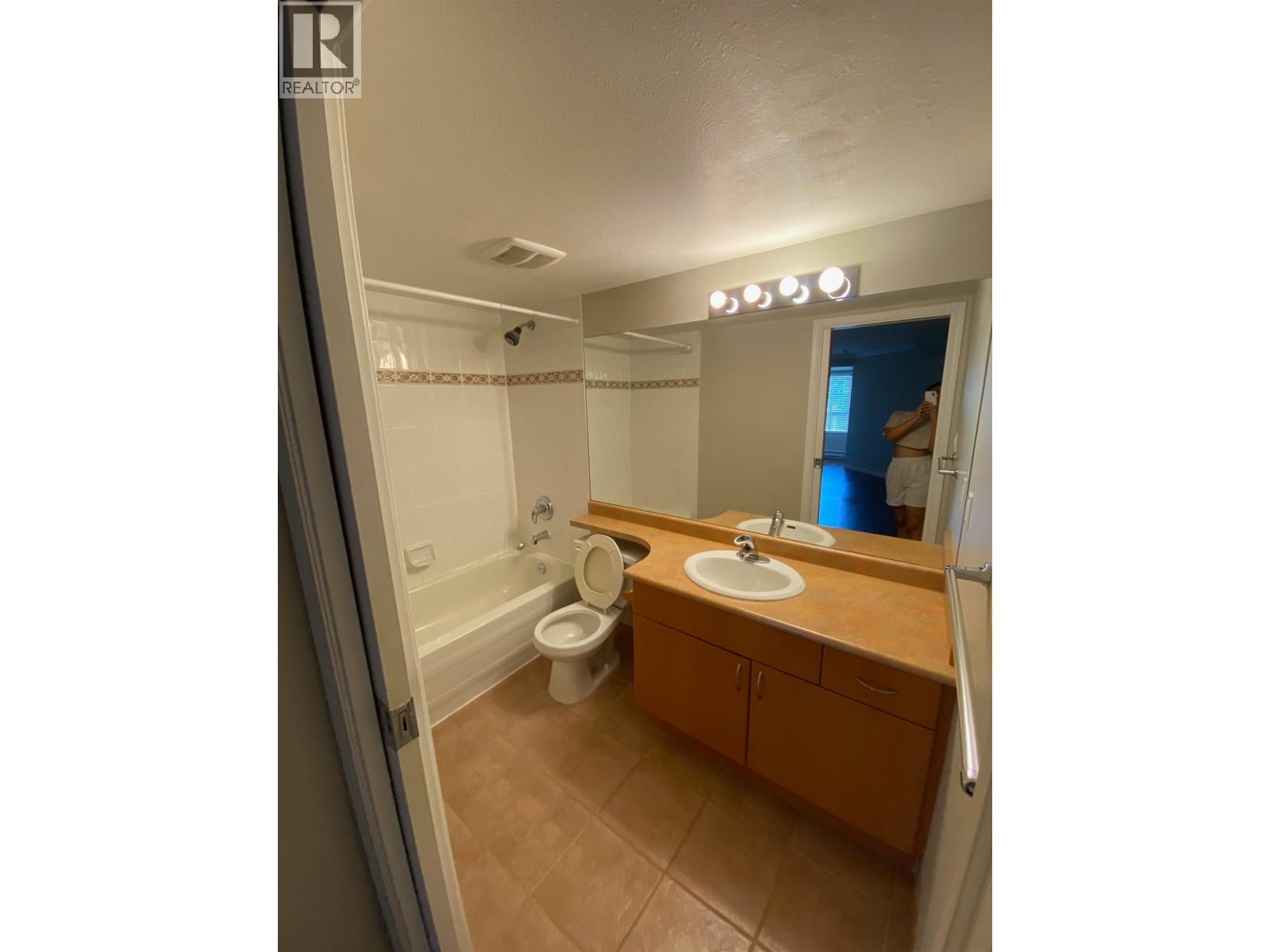 210 6991 Victoria Drive, Vancouver, British Columbia  V5P 3Y7 - Photo 14 - R3137750