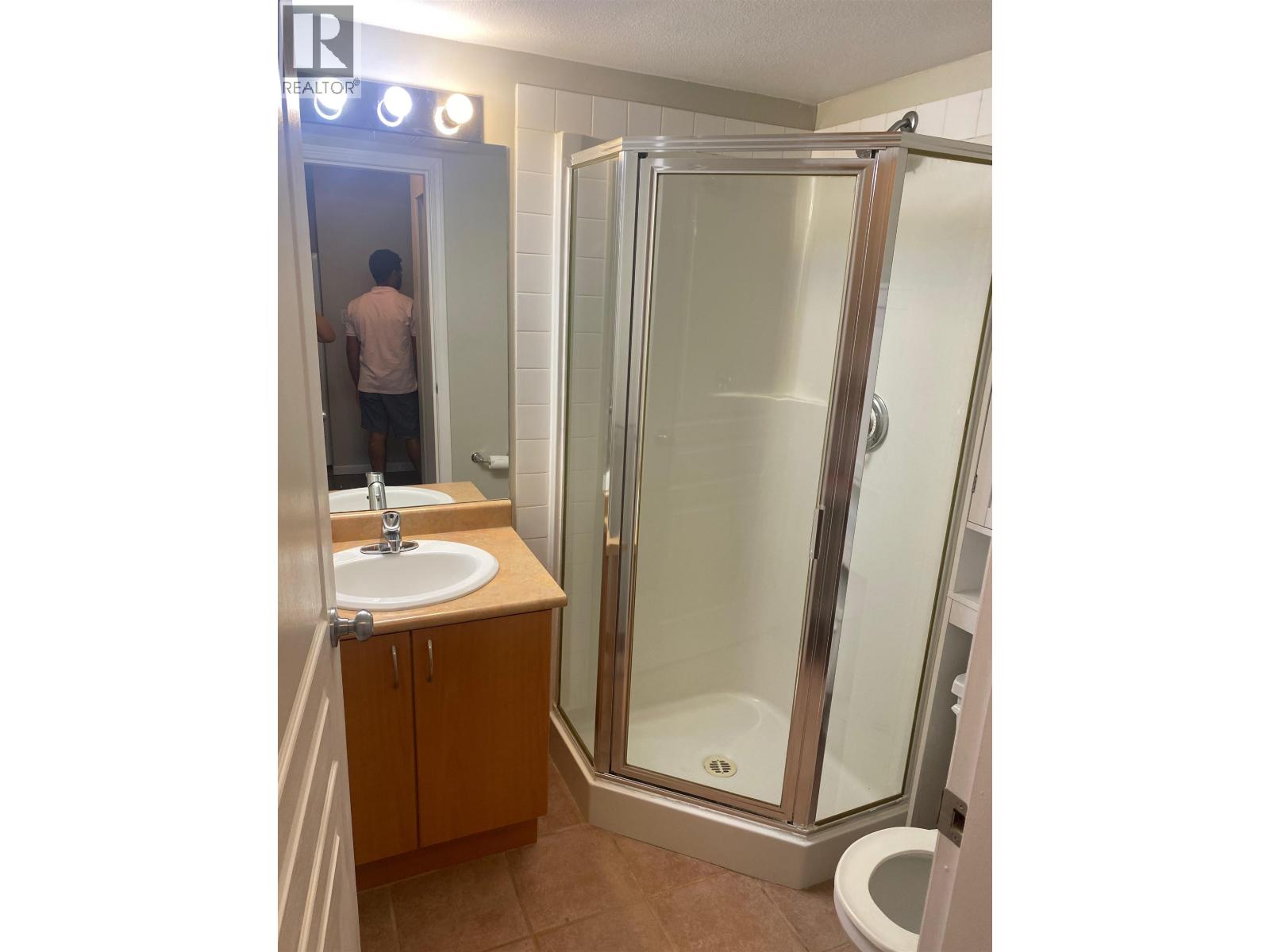 210 6991 Victoria Drive, Vancouver, British Columbia  V5P 3Y7 - Photo 5 - R3137750