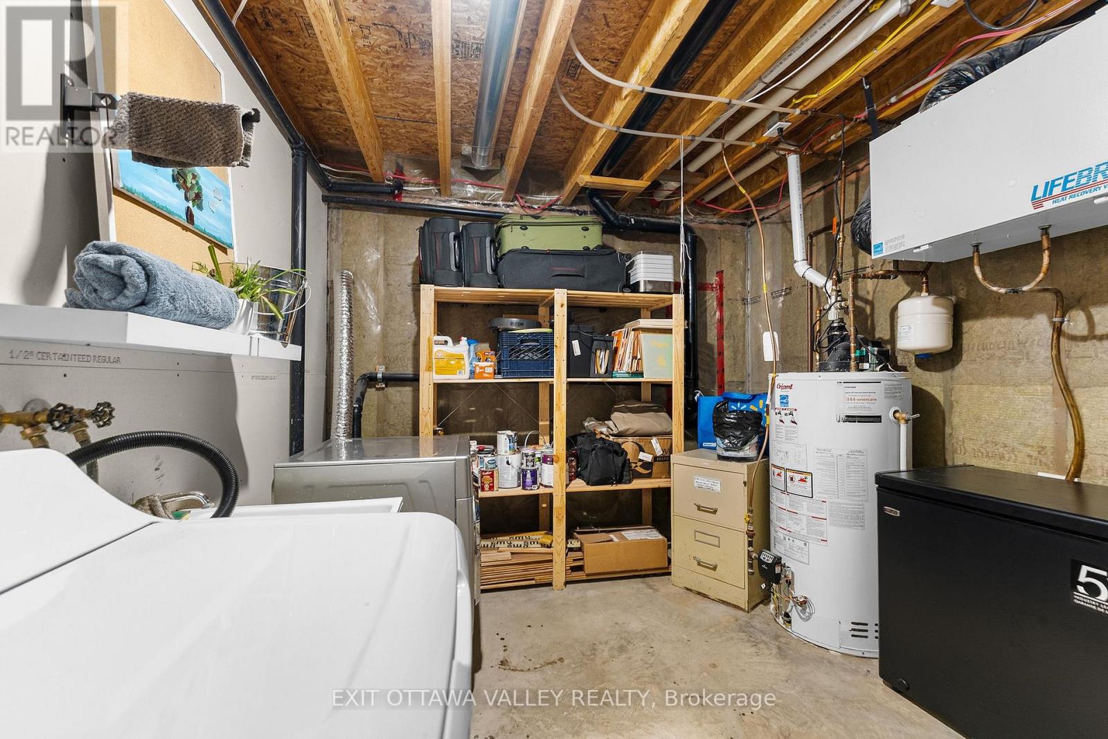 9 Minto Street, Whitewater Region, Ontario  K0J 1C0 - Photo 32 - X13465198