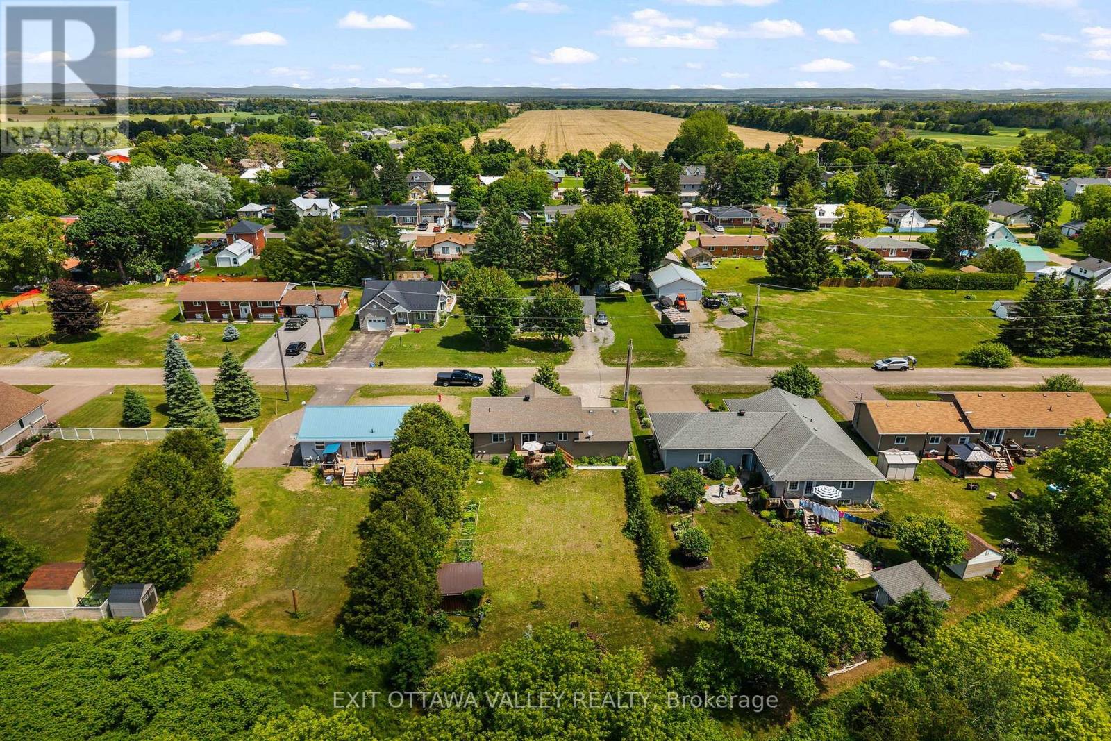 9 Minto Street, Whitewater Region, Ontario  K0J 1C0 - Photo 44 - X13465198
