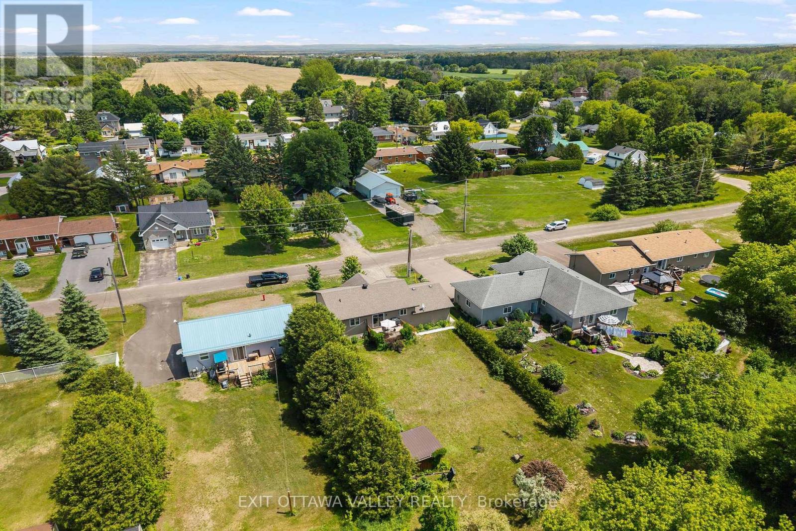9 Minto Street, Whitewater Region, Ontario  K0J 1C0 - Photo 46 - X13465198