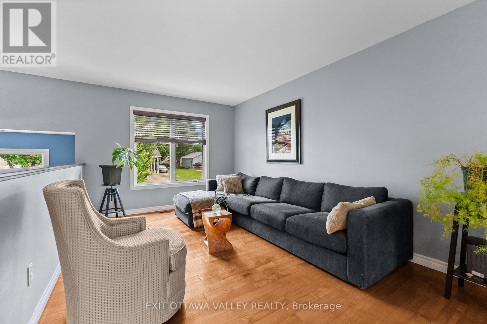 9 Minto Street, Whitewater Region, Ontario  K0J 1C0 - Photo 9 - X13465198