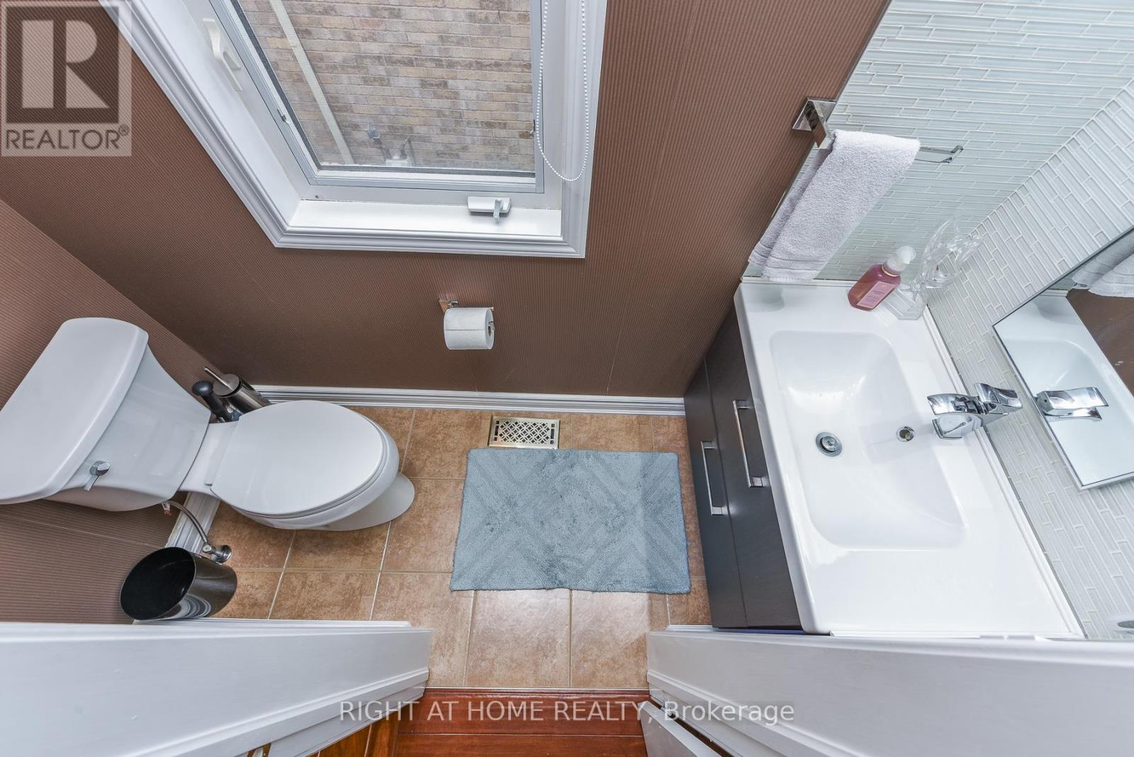 4 Dencor Street, Brampton, Ontario L6X 0M1 - Photo 5 - W13459198