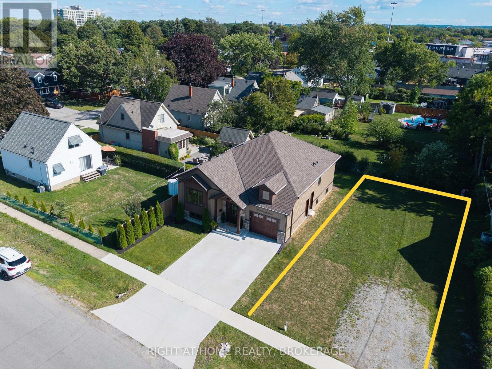 32a Dorothy Street, St. Catharines, Ontario  L2N 4A3 - Photo 2 - X13459992