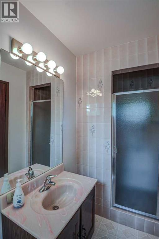 1135 Southglen Drive Sw, Calgary, Alberta  T2W 0X2 - Photo 7 - A2322162