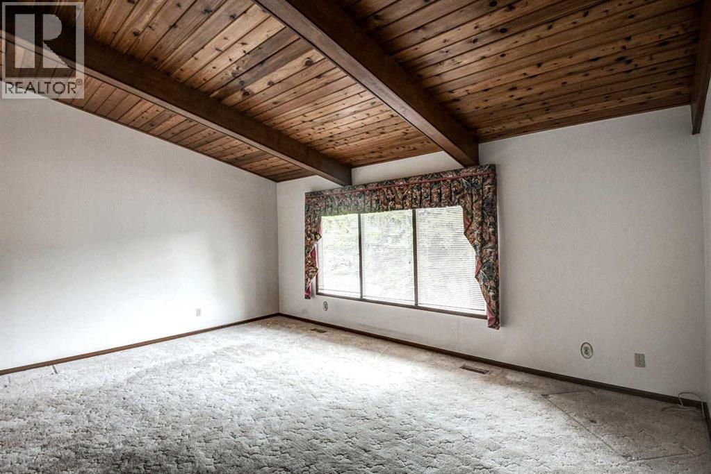 1135 Southglen Drive Sw, Calgary, Alberta  T2W 0X2 - Photo 8 - A2322162