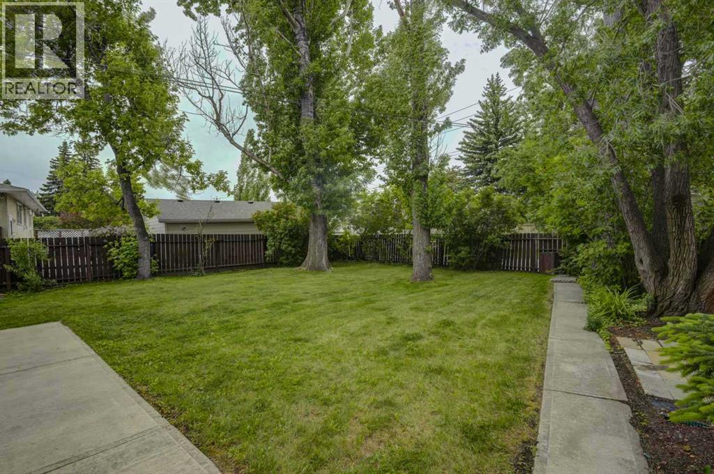 1135 Southglen Drive Sw, Calgary, Alberta  T2W 0X2 - Photo 19 - A2322162