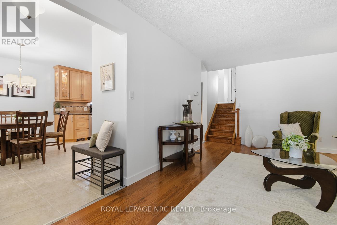 37 Spruceside Crescent, Pelham, Ontario  L3E 0G1 - Photo 12 - X13465252