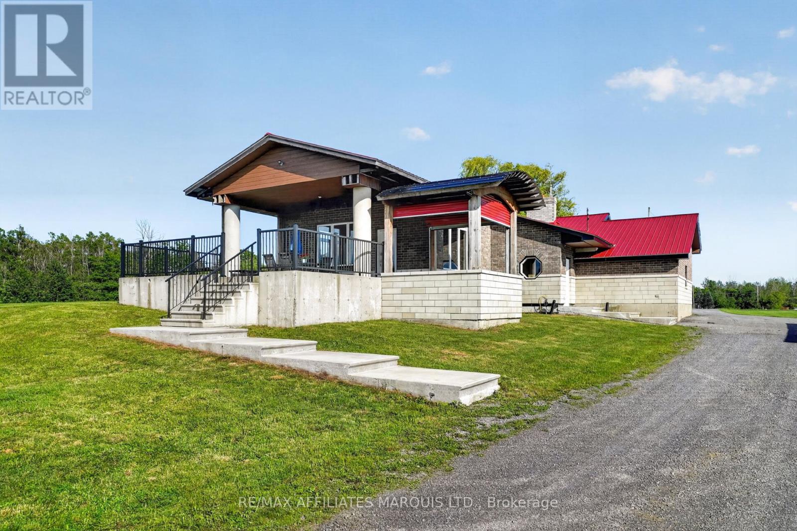 17441 Mcphail Road, South Stormont, Ontario  K0C 2A0 - Photo 2 - X13465226
