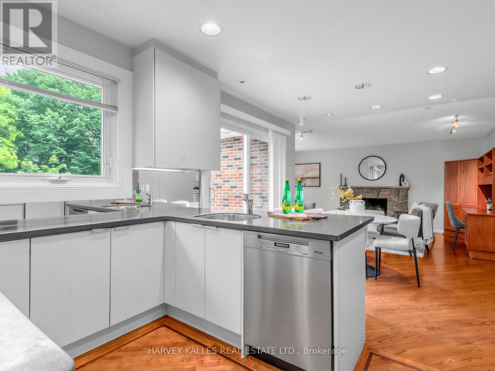 89 Ames Circle, Toronto, Ontario  M3B 3C2 - Photo 13 - C13465228