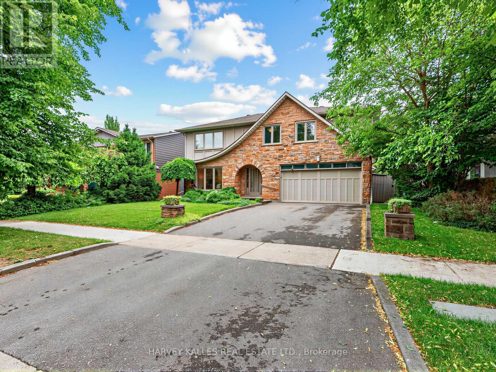 89 Ames Circle, Toronto, Ontario  M3B 3C2 - Photo 2 - C13465228