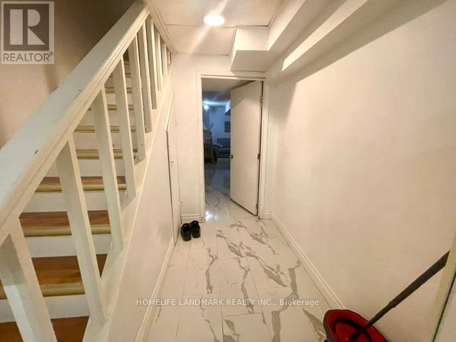 29 Basement - 3025 Cedarglen Gate, Mississauga, Ontario  L5C 2V7 - Photo 4 - W13465214
