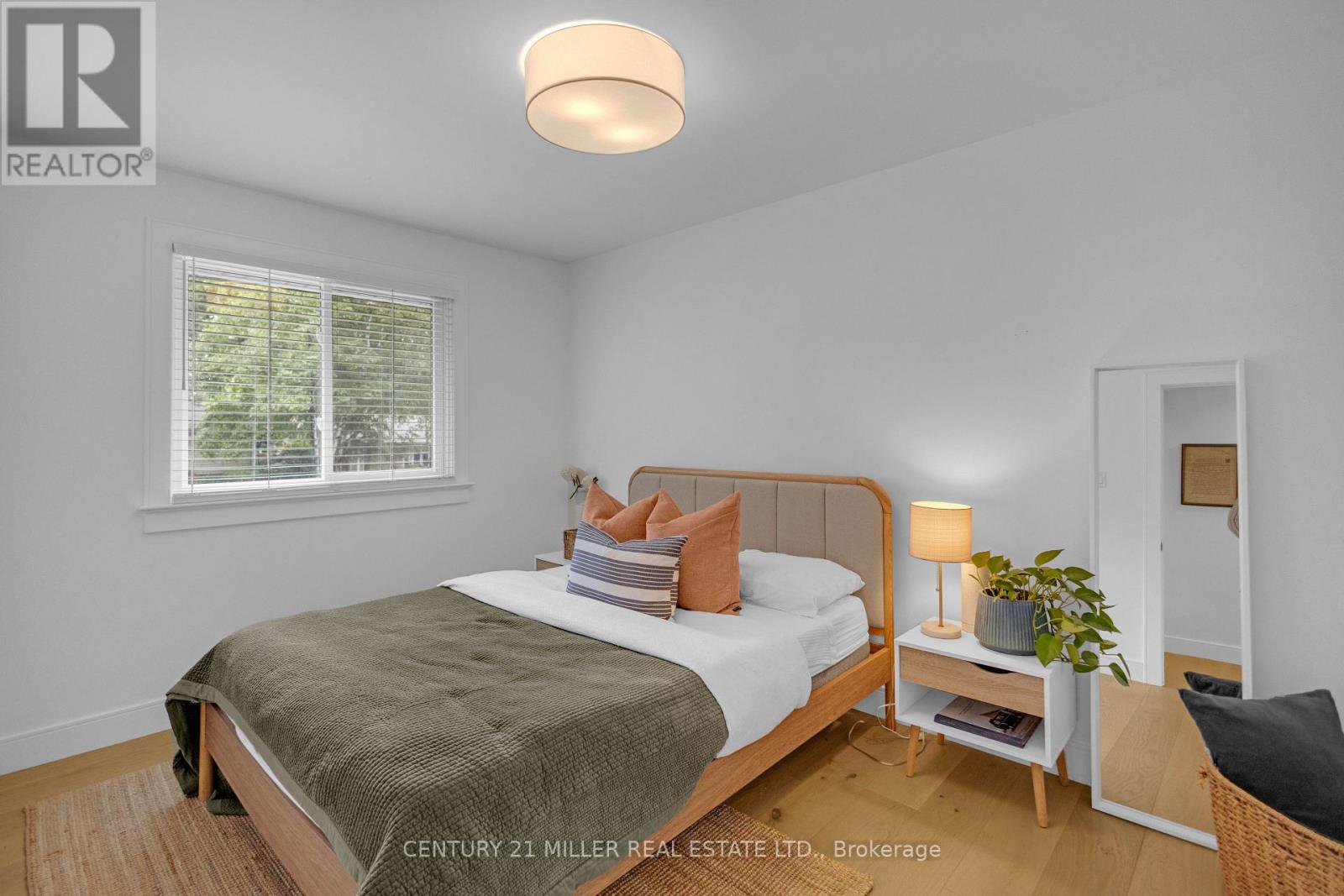 5211 Tamarac Drive, Burlington, Ontario  L7L 3N3 - Photo 15 - W13465248