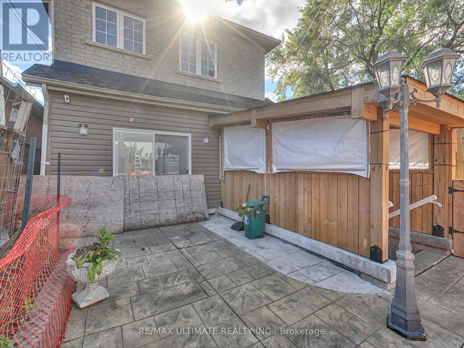 26 Dynevor Road, Toronto, Ontario  M6E 3X1 - Photo 34 - W13465260