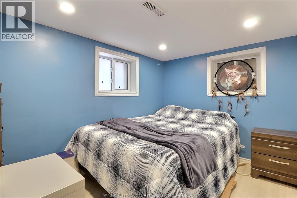 883 Pillette, Windsor, Ontario  N8Y 3B4 - Photo 30 - 26014574