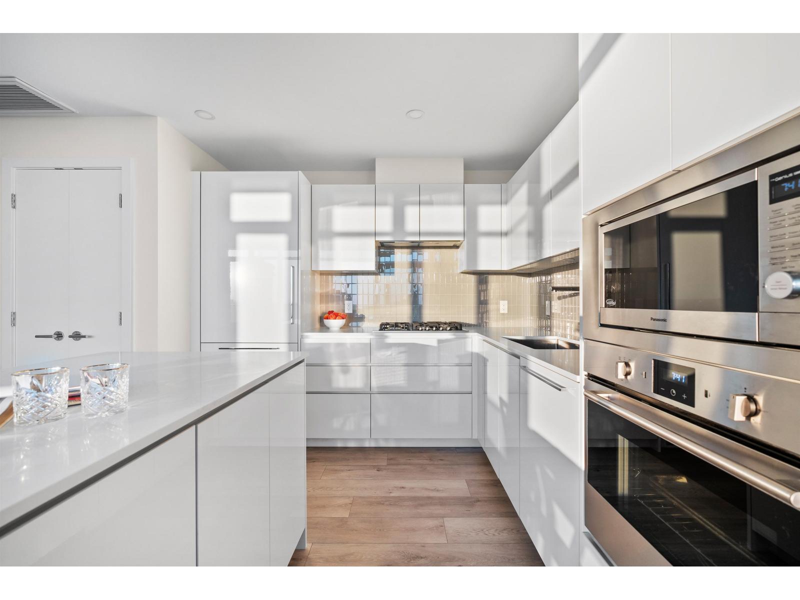 3102 10428 Whalley Boulevard, Surrey, British Columbia  V3T 0W2 - Photo 23 - R3101567