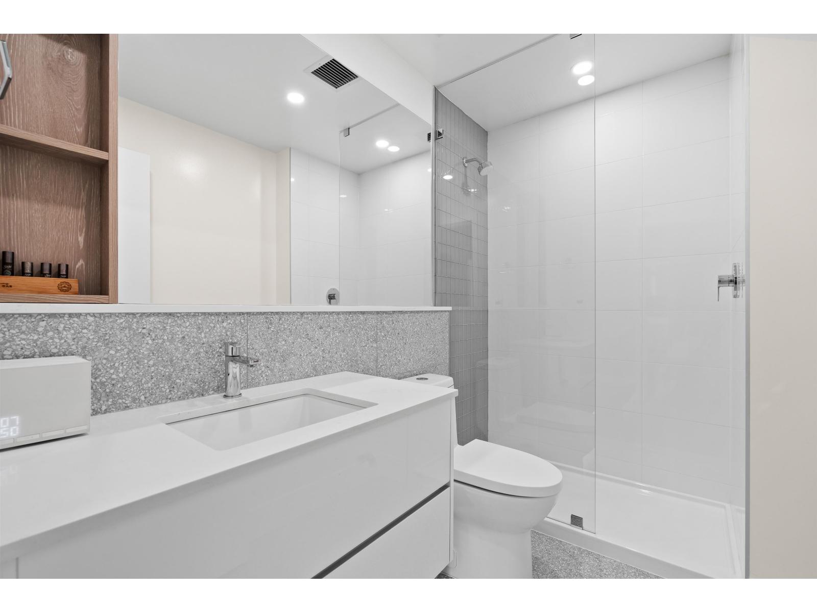 3102 10428 Whalley Boulevard, Surrey, British Columbia  V3T 0W2 - Photo 33 - R3101567