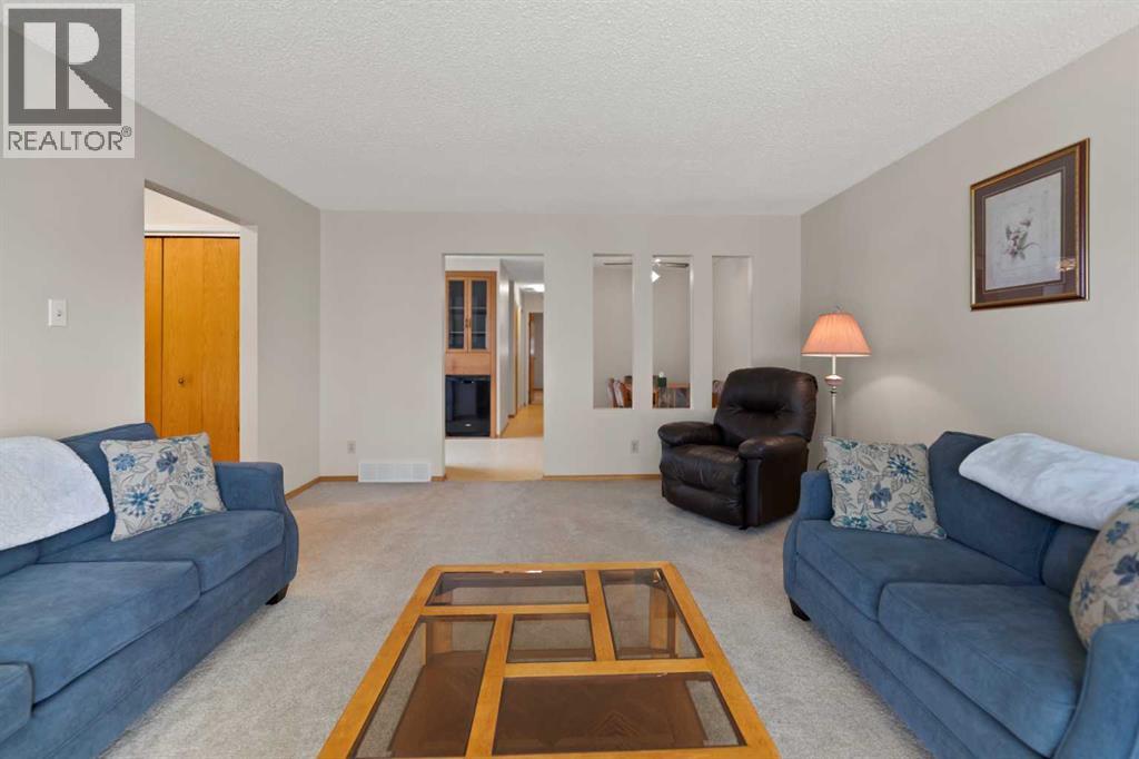4519 26 Avenue Se, Calgary, Alberta  T2B 2K4 - Photo 6 - A2321687