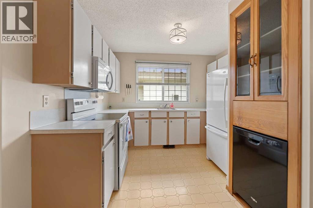 4519 26 Avenue Se, Calgary, Alberta  T2B 2K4 - Photo 10 - A2321687