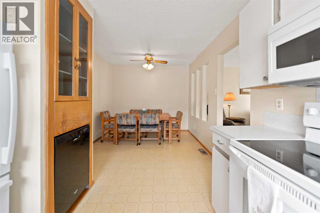 4519 26 Avenue Se, Calgary, Alberta  T2B 2K4 - Photo 12 - A2321687