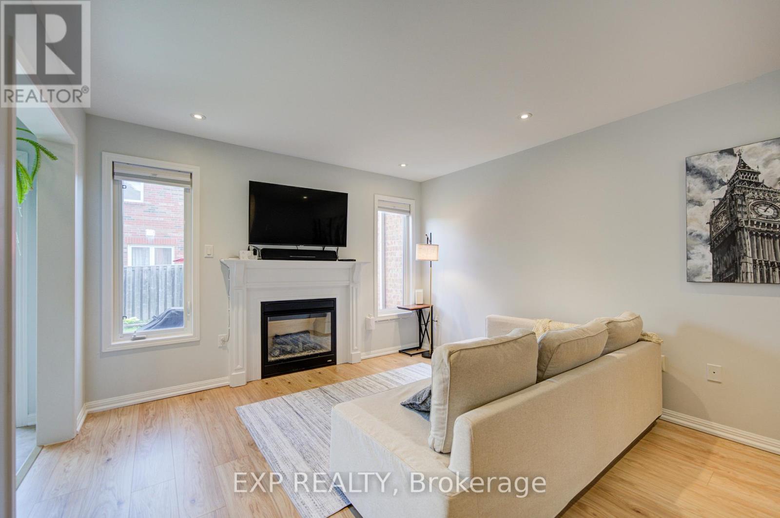 34 Kartok Avenue, Whitchurch-Stouffville, Ontario  L4A 0R2 - Photo 5 - N13465272