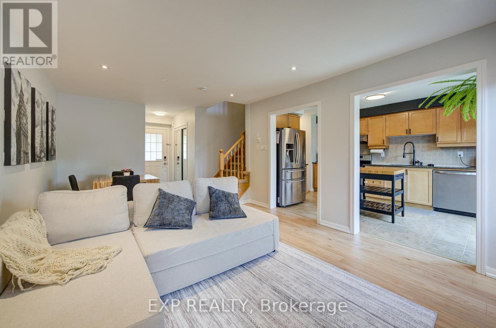 34 Kartok Avenue, Whitchurch-Stouffville, Ontario  L4A 0R2 - Photo 8 - N13465272