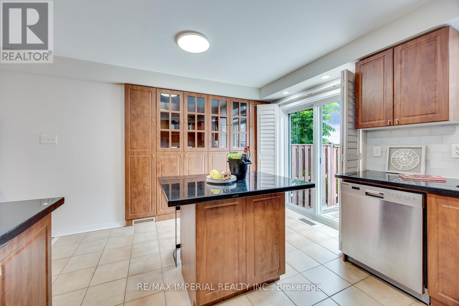 592 Candlestick Circle, Mississauga, Ontario  L4Z 0B5 - Photo 18 - W13459754
