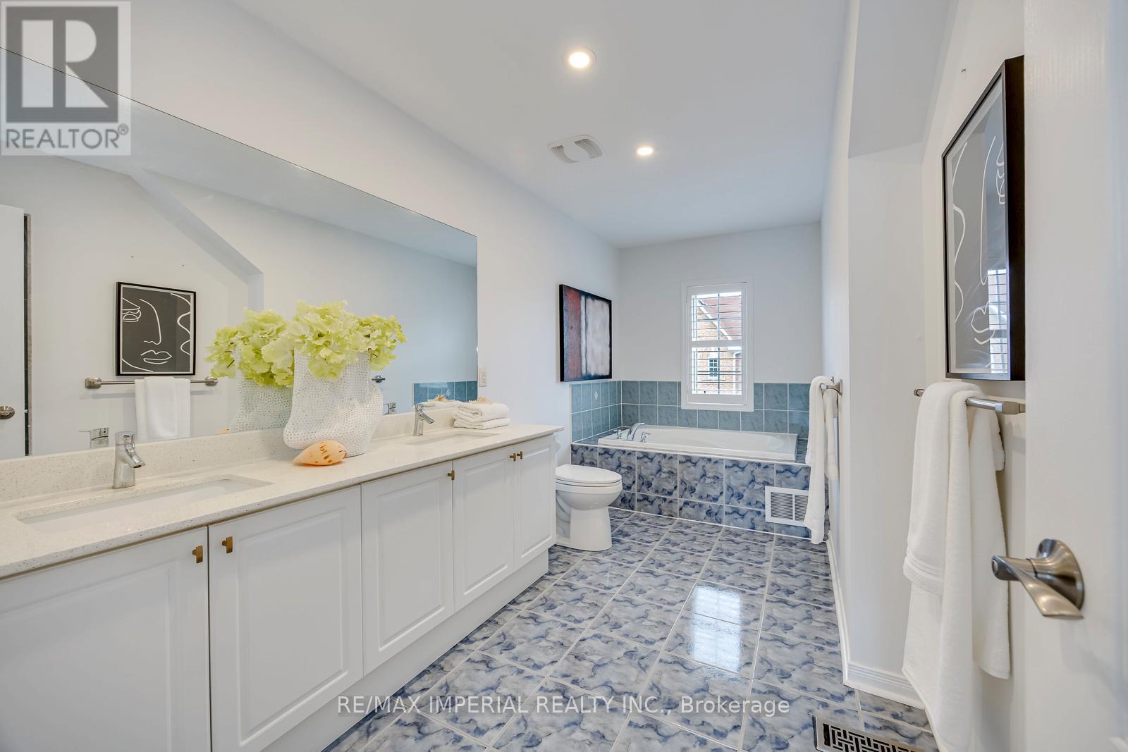592 Candlestick Circle, Mississauga, Ontario  L4Z 0B5 - Photo 44 - W13459754