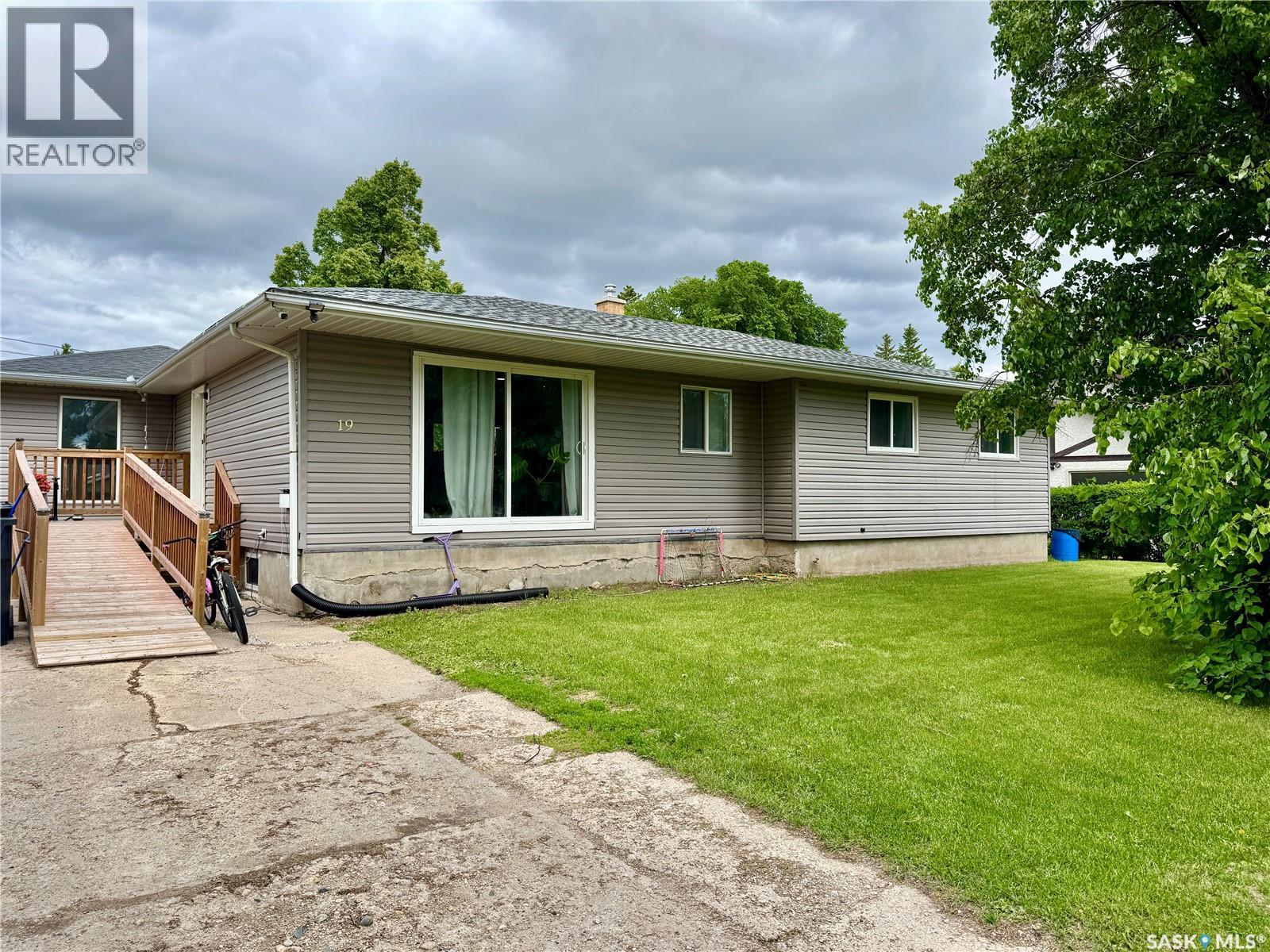 19 Logan Crescent W, Yorkton, Saskatchewan S3N 0W1 - Photo 53 - SK040042