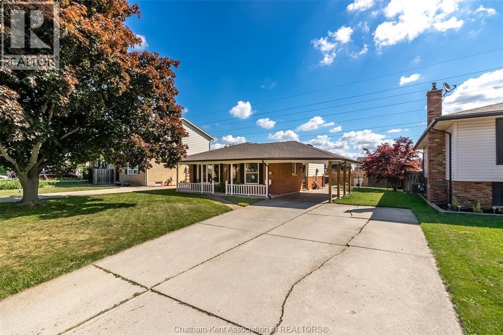 63 Rossini Crescent, Chatham, Ontario  N7L 4N2 - Photo 3 - 26013525