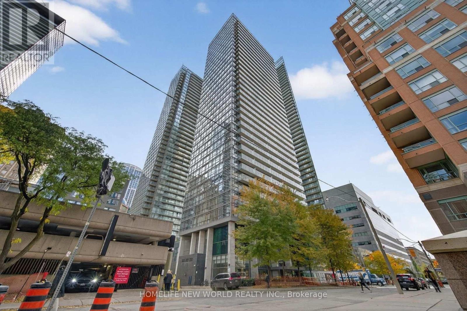 1701 - 37 Grosvenor Street, Toronto, Ontario  M4Y 3G5 - Photo 2 - C13465298