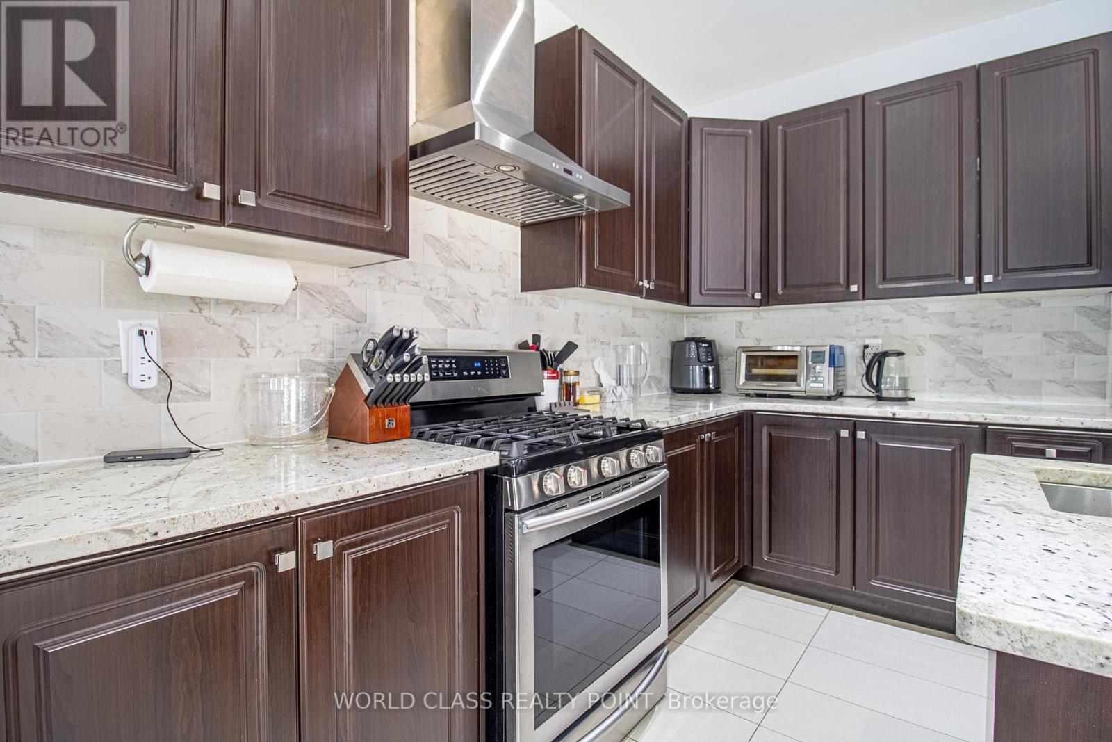 67 Turnerbury Avenue, Ajax, Ontario  L1Z 0K6 - Photo 12 - E13465288