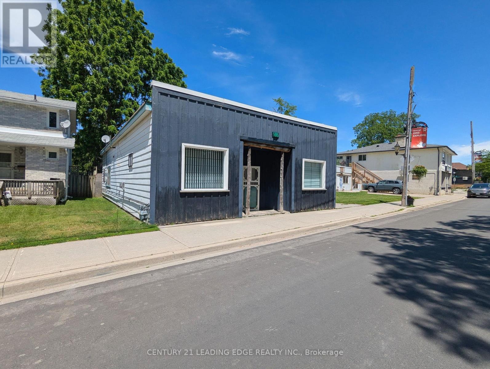 916 Lake Drive E, Georgina, Ontario  L0E 1L0 - Photo 2 - N13465304