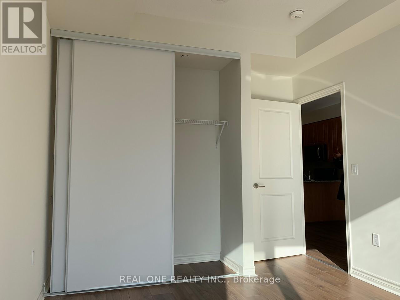 1611 - 349 Rathburn Road W, Mississauga, Ontario  L5B 0G9 - Photo 11 - W13465294