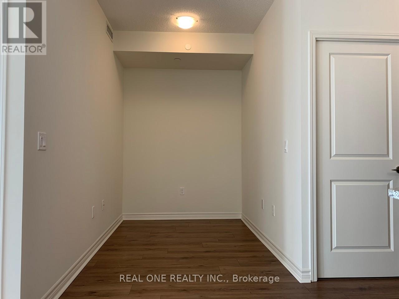 1611 - 349 Rathburn Road W, Mississauga, Ontario  L5B 0G9 - Photo 13 - W13465294