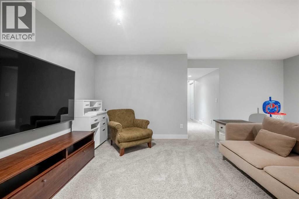 529 30 Avenue NW, Calgary, Alberta  T2M 2N7 - Photo 30 - A2318972