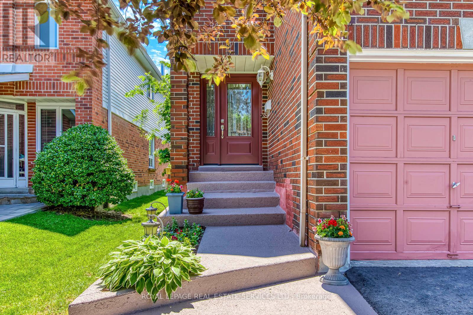 3364 Ingram Road, Mississauga, Ontario  L5L 4N4 - Photo 2 - W13462456