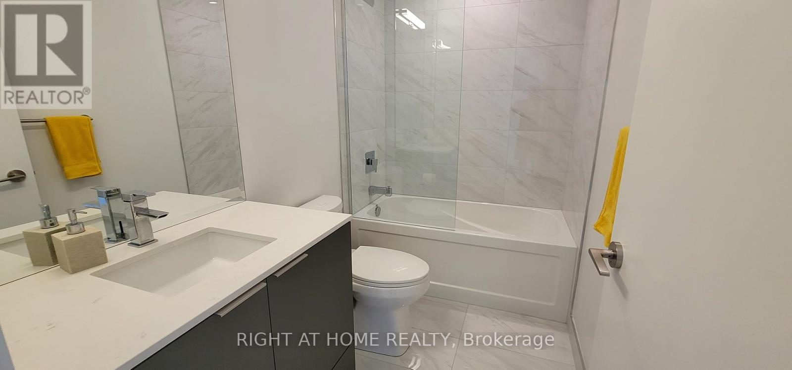 2404 - 15 Queens Quay E, Toronto, Ontario  M5E 0C5 - Photo 7 - C13465376