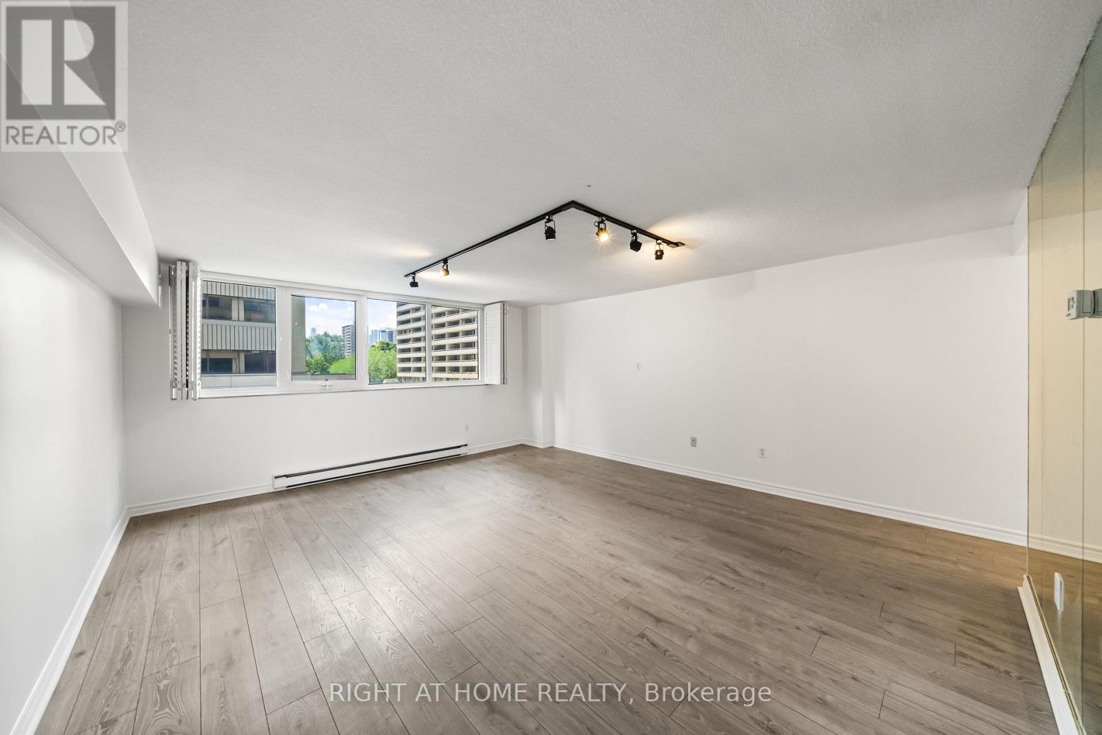 411 - 360 BLOOR STREET E, Toronto, Ontario